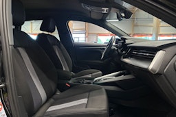 musta Audi A3 2021 kuva 13.