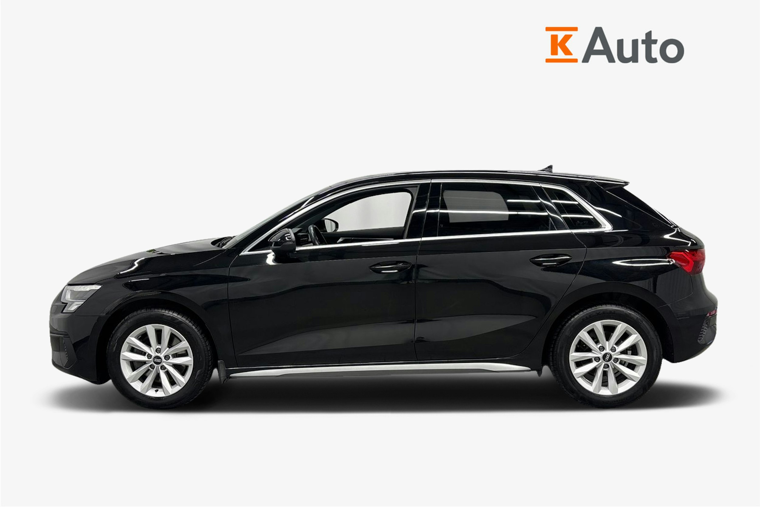 musta Audi A3 2021 kuva 5.