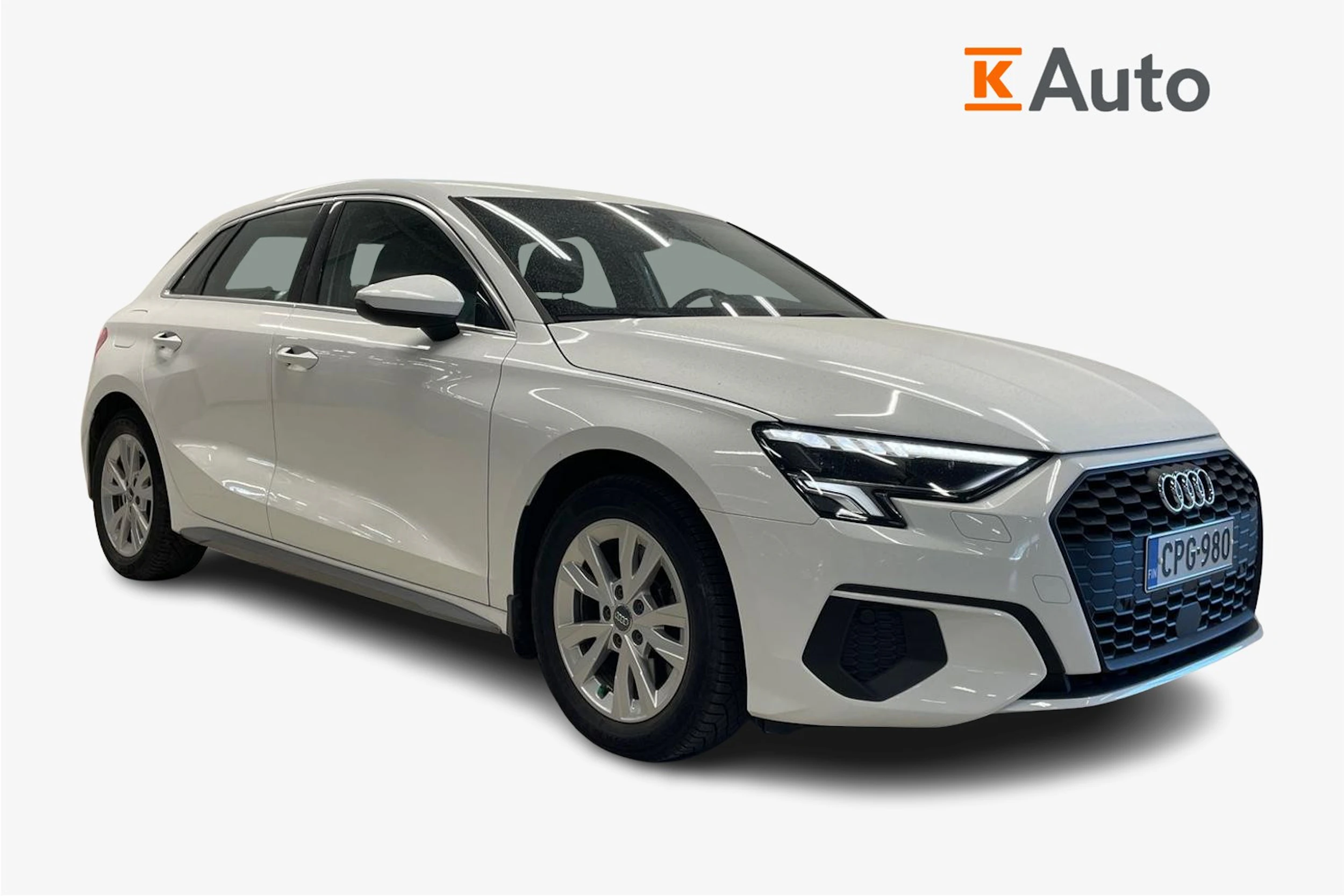 valkoinen Audi A3 2021 kuva 1.