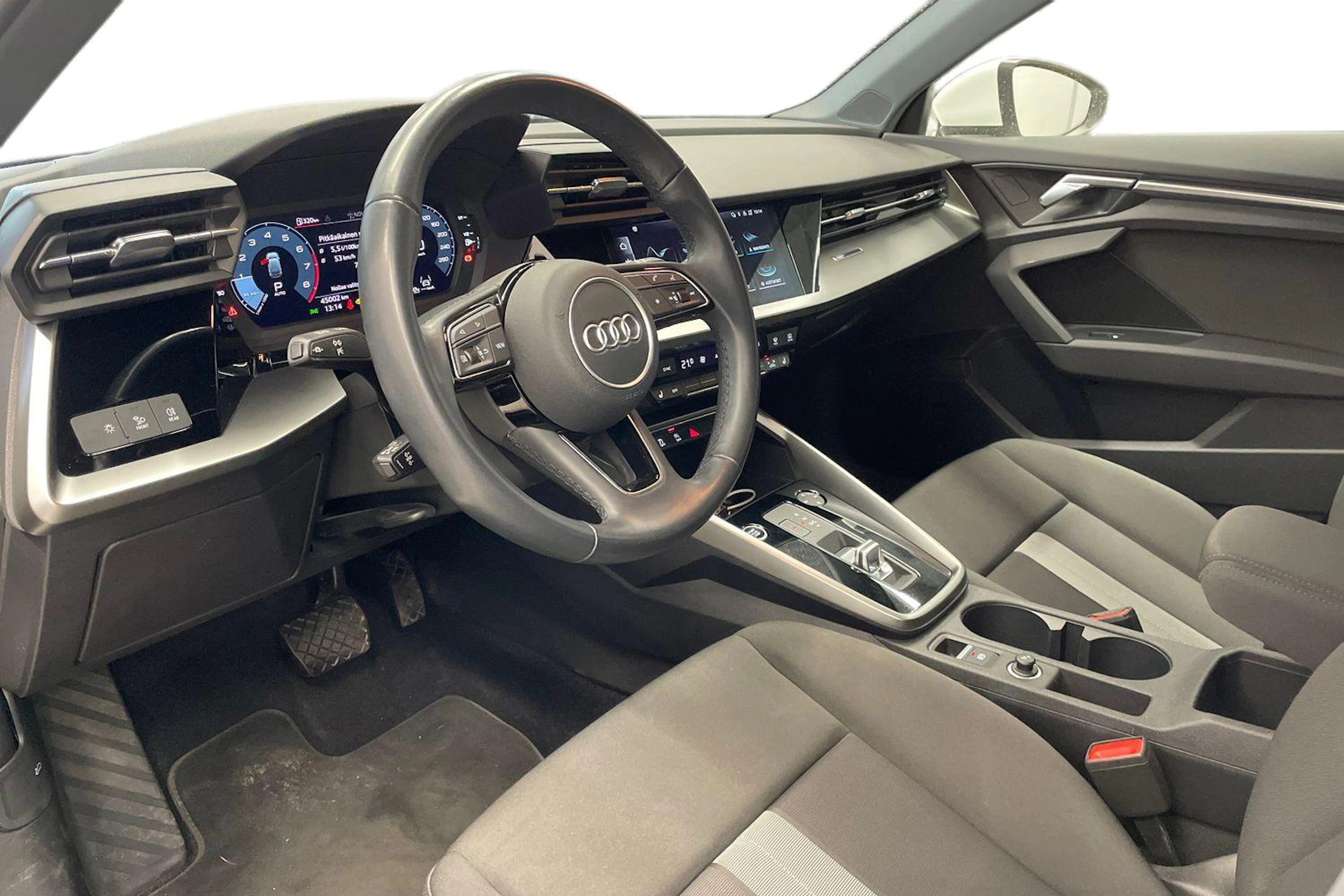 valkoinen Audi A3 2021 kuva 3.