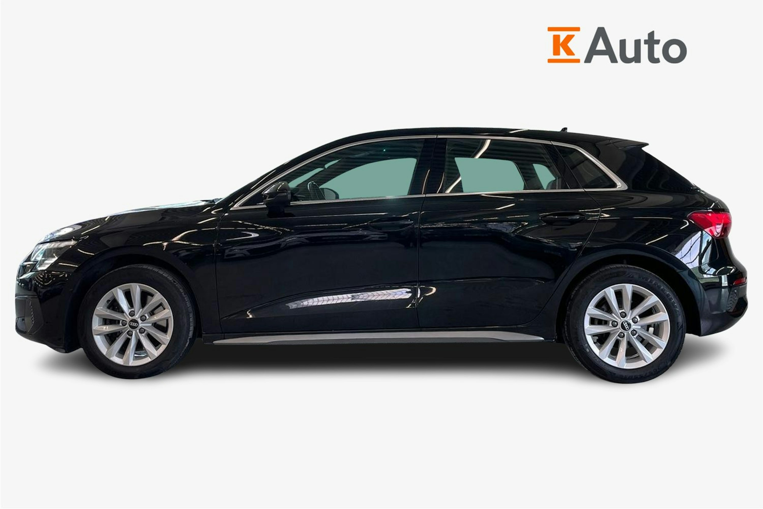 musta Audi A3 2021 kuva 6.