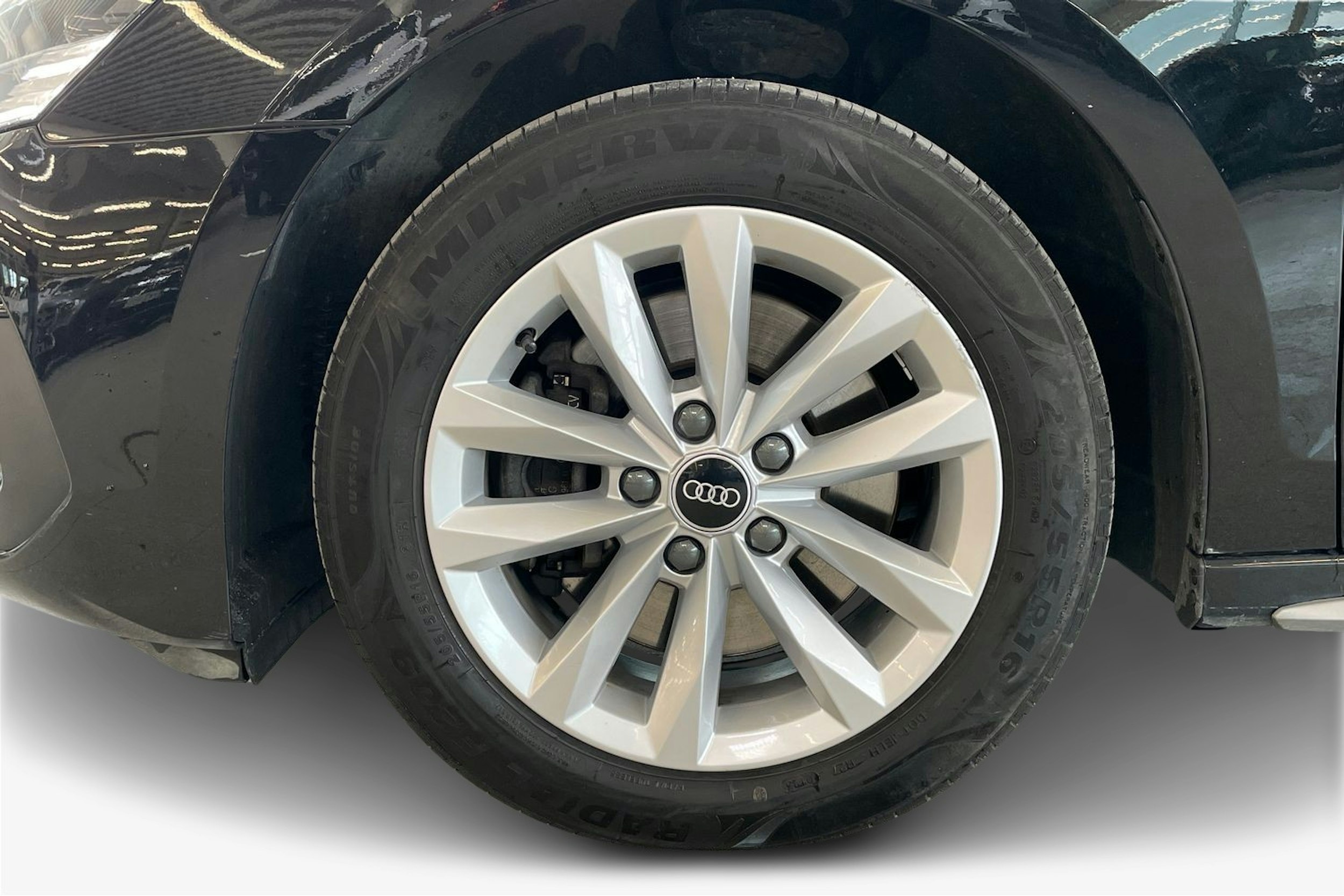 musta Audi A3 2021 kuva 11.