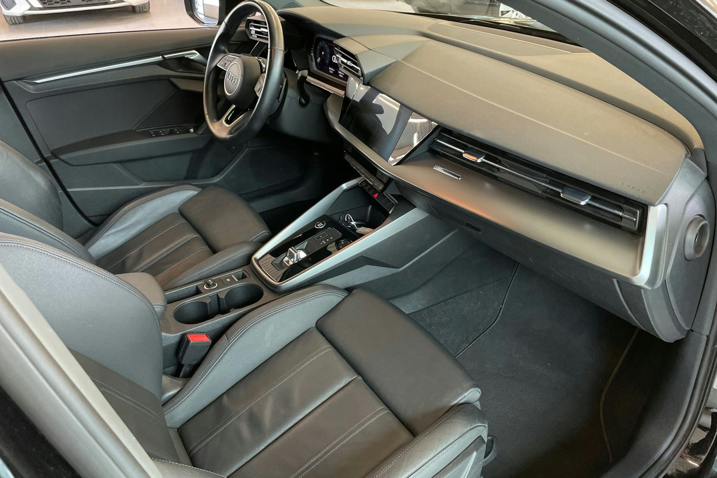 musta Audi A3 2021 kuva 24.