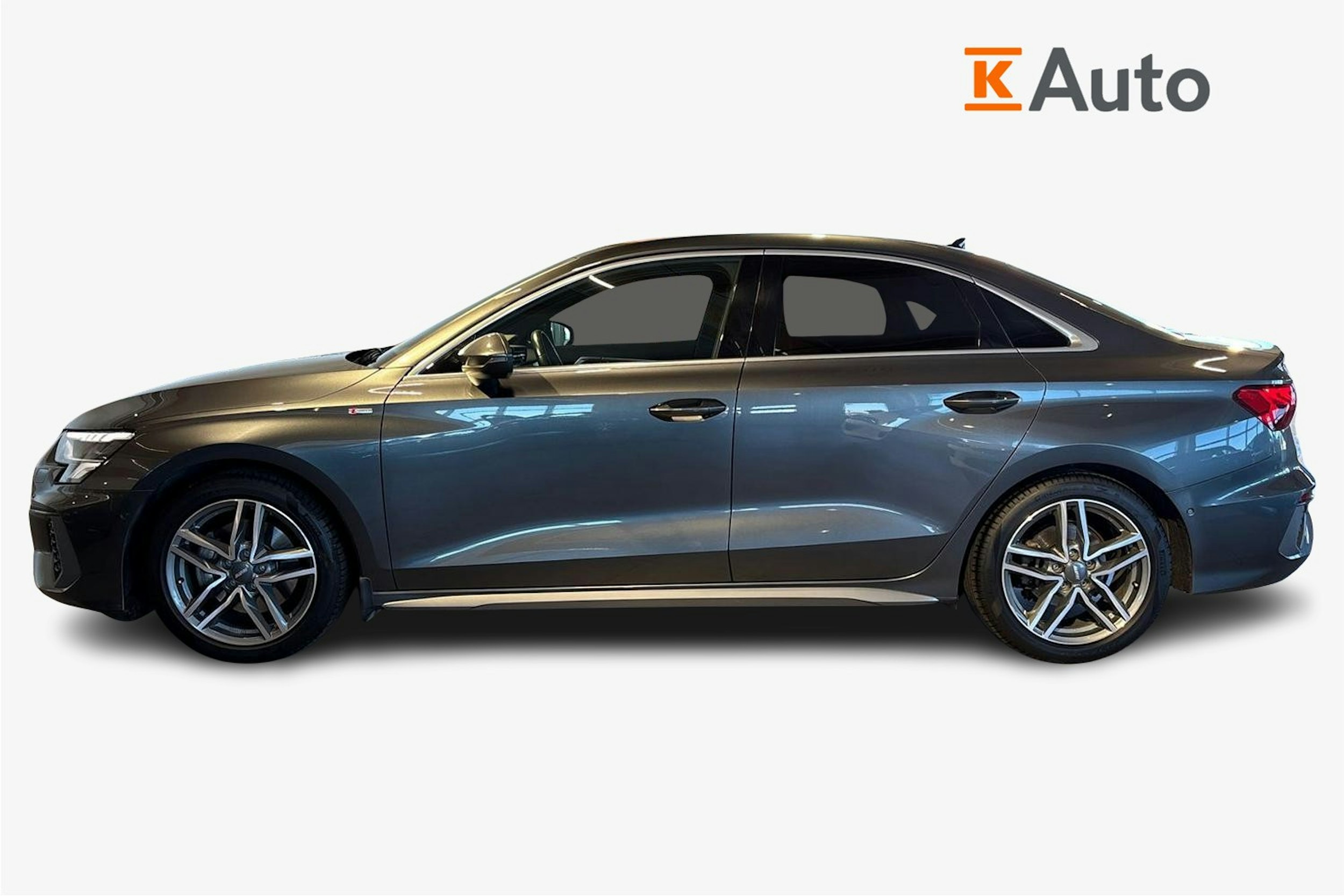 Harmaa Audi A3 2021 kuva 5.