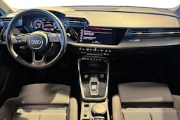 Harmaa Audi A3 2021 kuva 7.