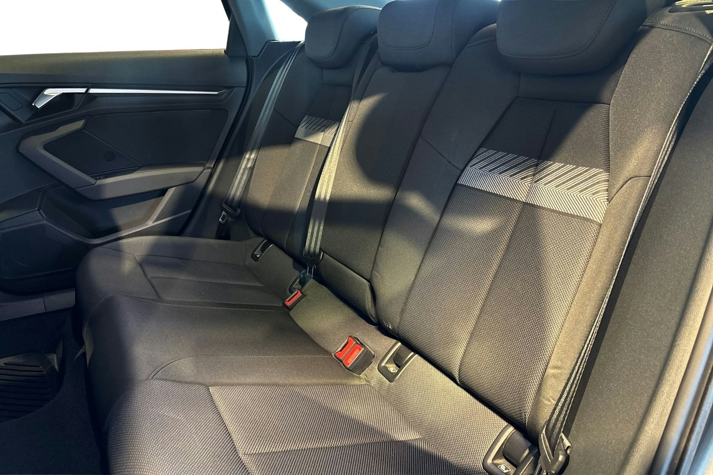 Harmaa Audi A3 2021 kuva 8.