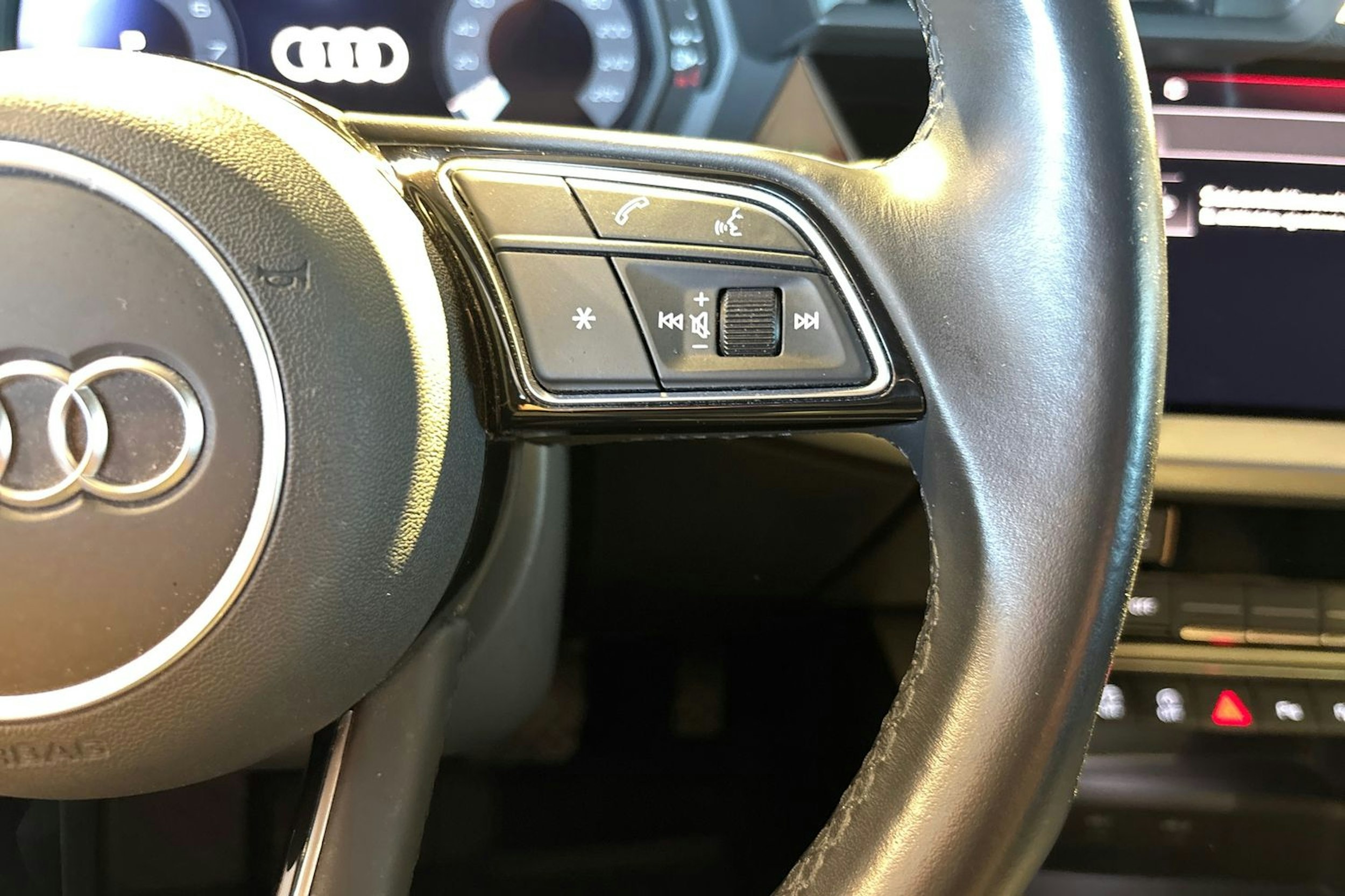 Harmaa Audi A3 2021 kuva 16.