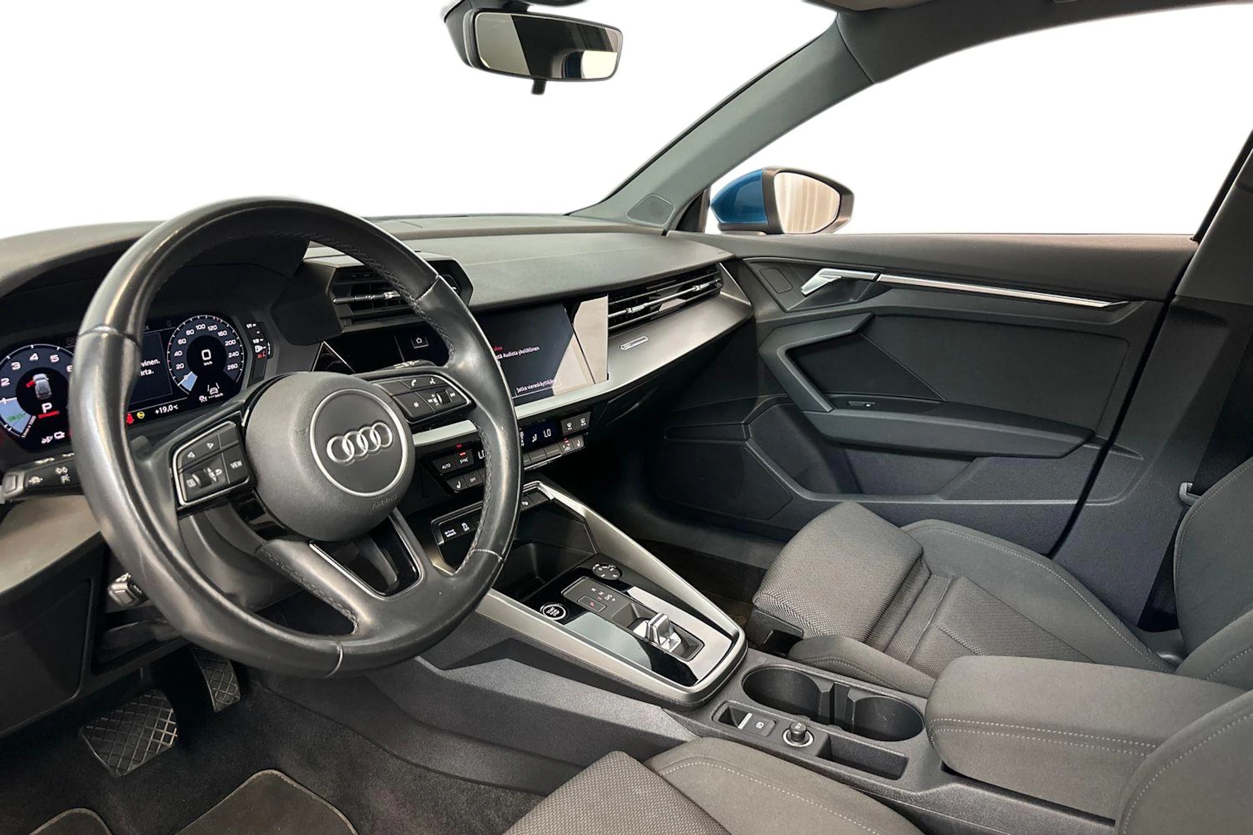 sininen Audi A3 2021 kuva 6.
