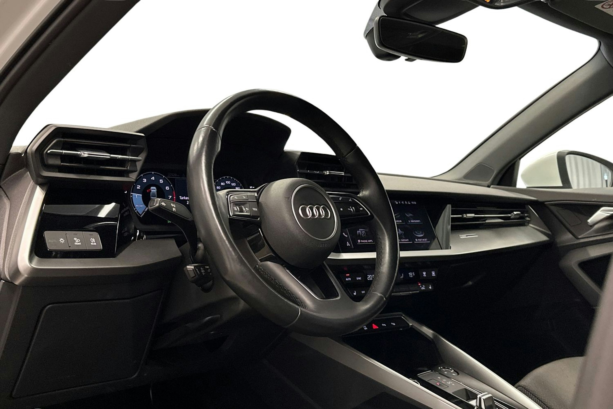 valkoinen Audi A3 2021 kuva 7.