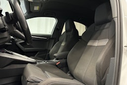 valkoinen Audi A3 2021 kuva 8.
