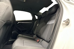 valkoinen Audi A3 2021 kuva 11.