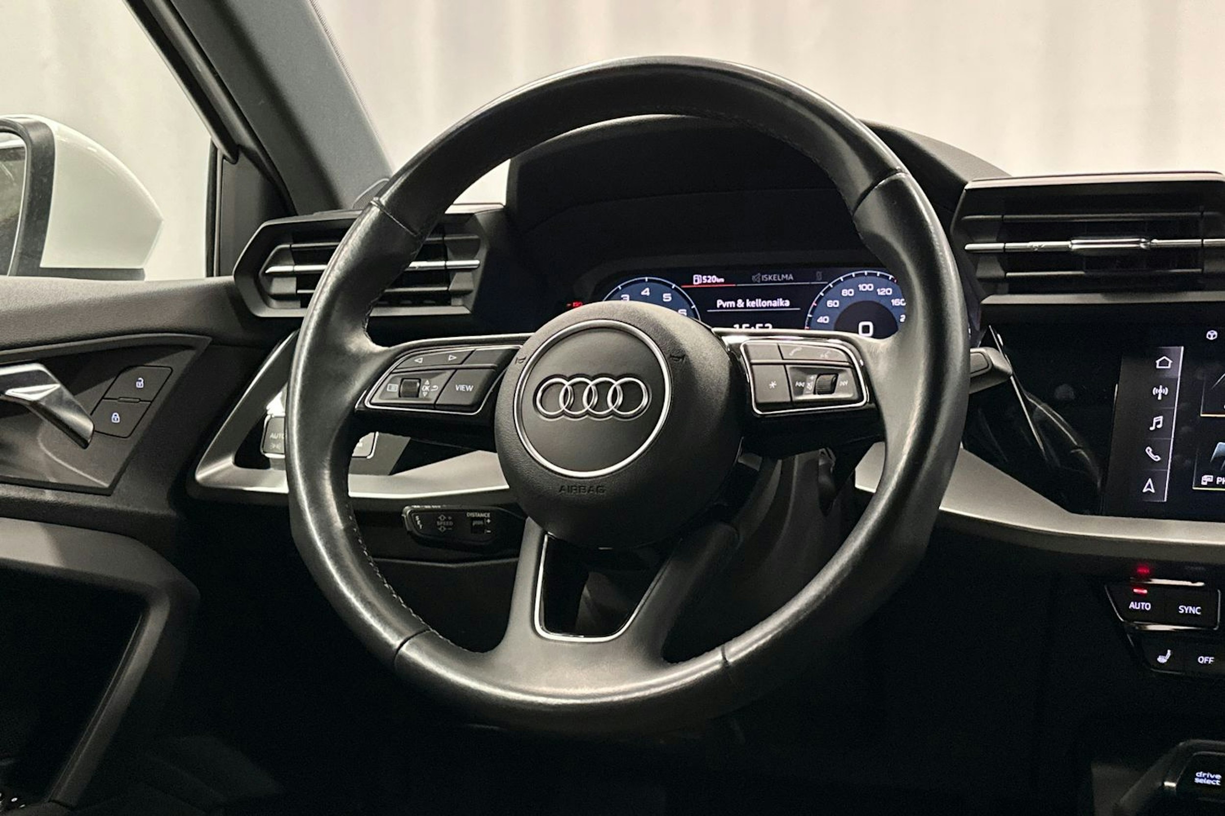 valkoinen Audi A3 2021 kuva 15.