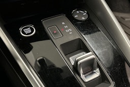 valkoinen Audi A3 2021 kuva 21.