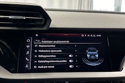 valkoinen Audi A3 2021 kuva 27.
