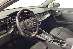 Valkoinen Audi A3 2021 kuva 6.