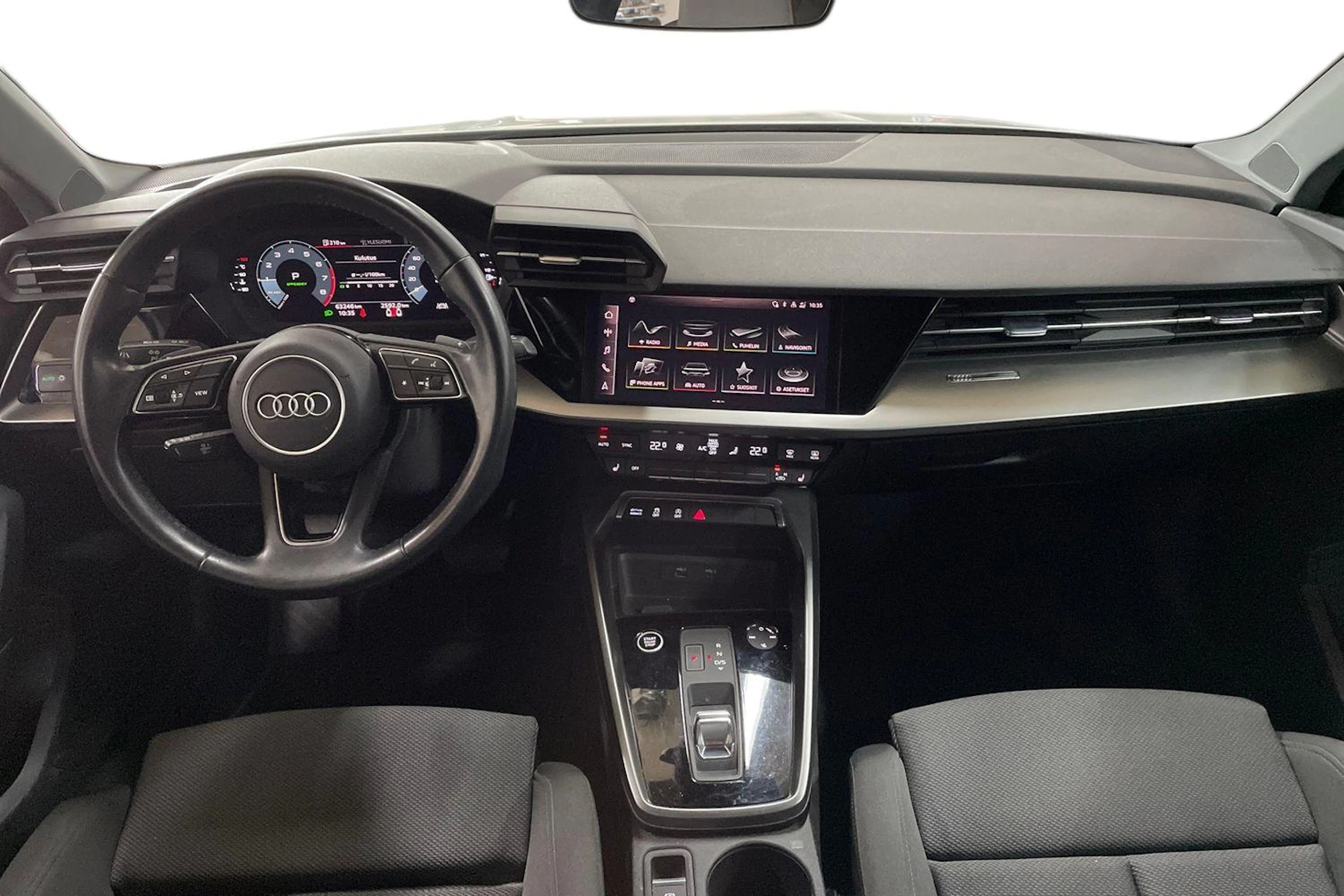 Valkoinen Audi A3 2021 kuva 7.