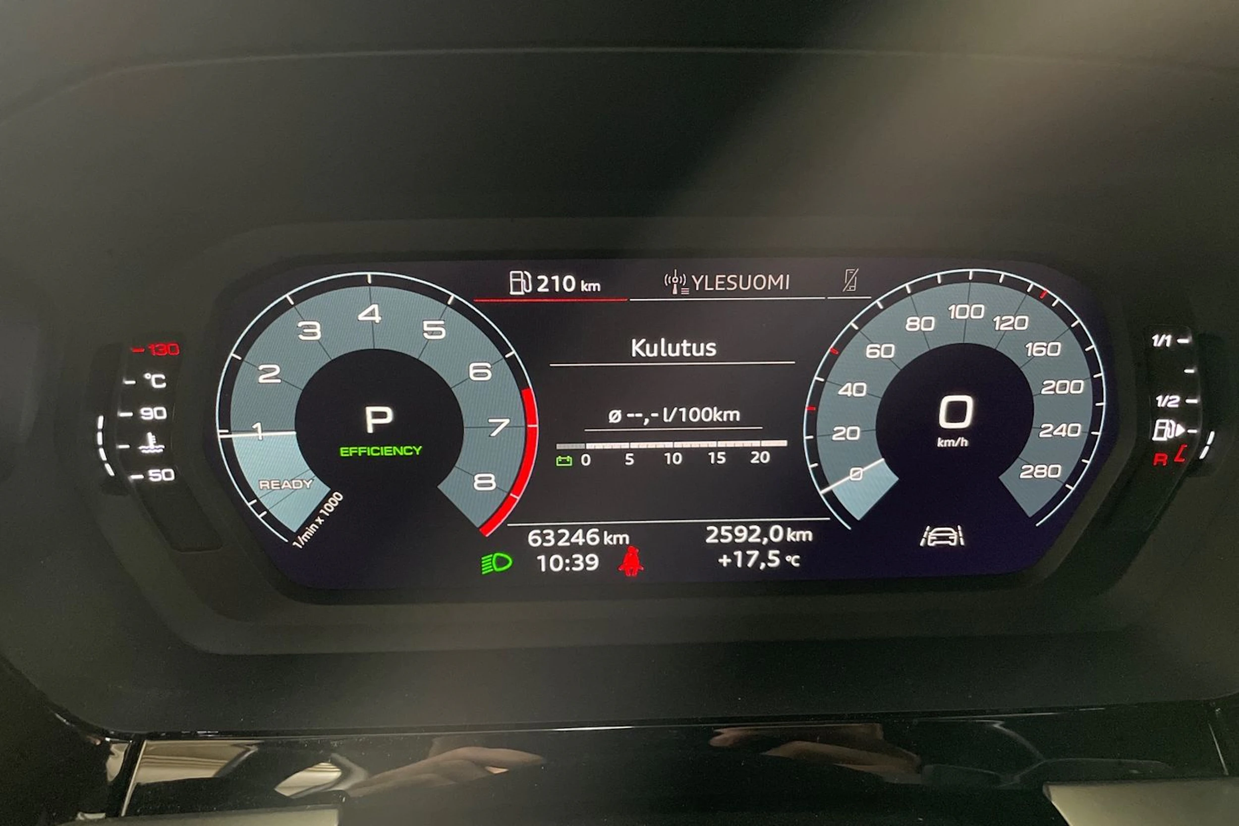 Valkoinen Audi A3 2021 kuva 12.