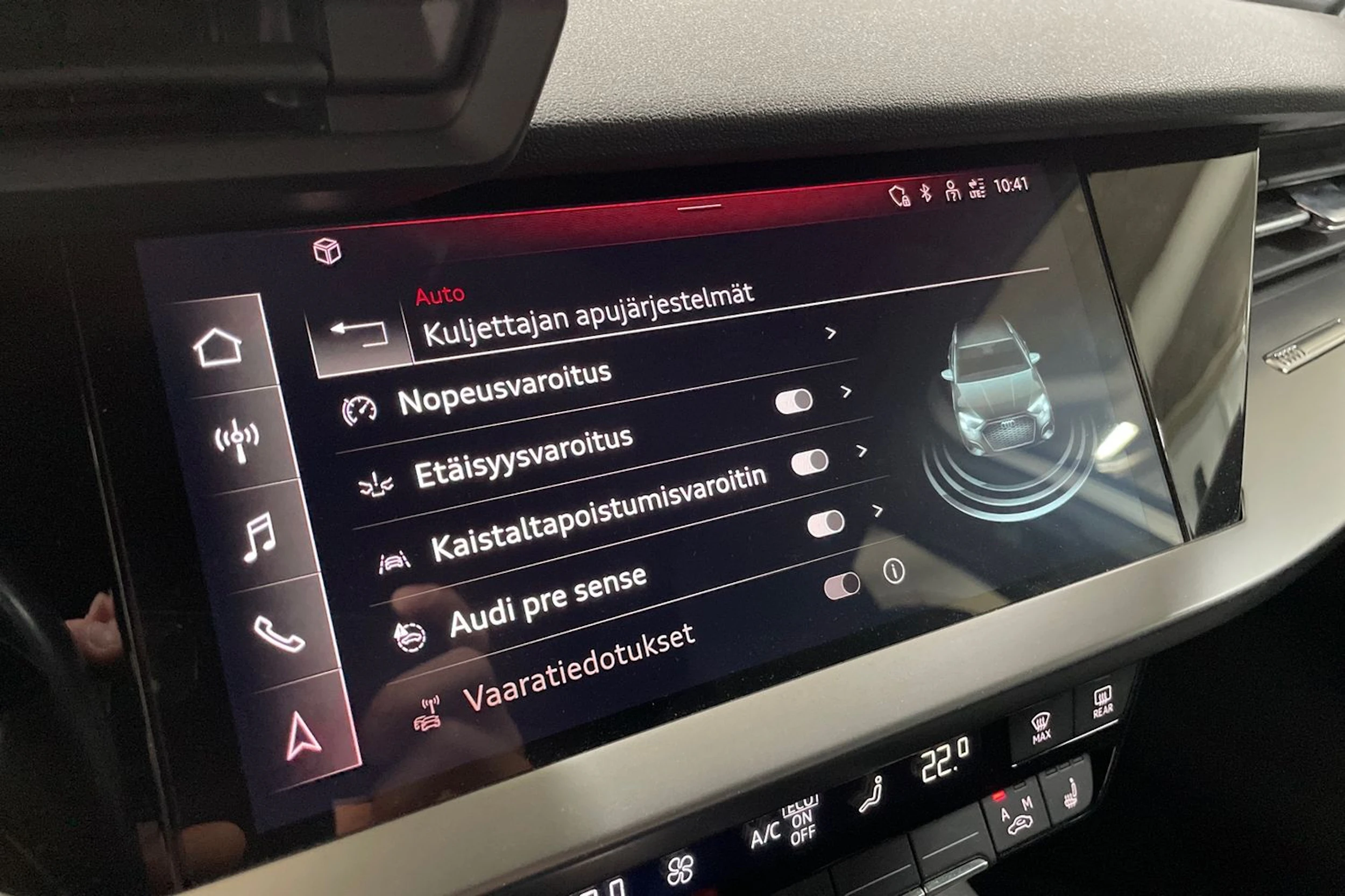 Valkoinen Audi A3 2021 kuva 19.