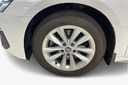 valkoinen Audi A3 2021 kuva 9.