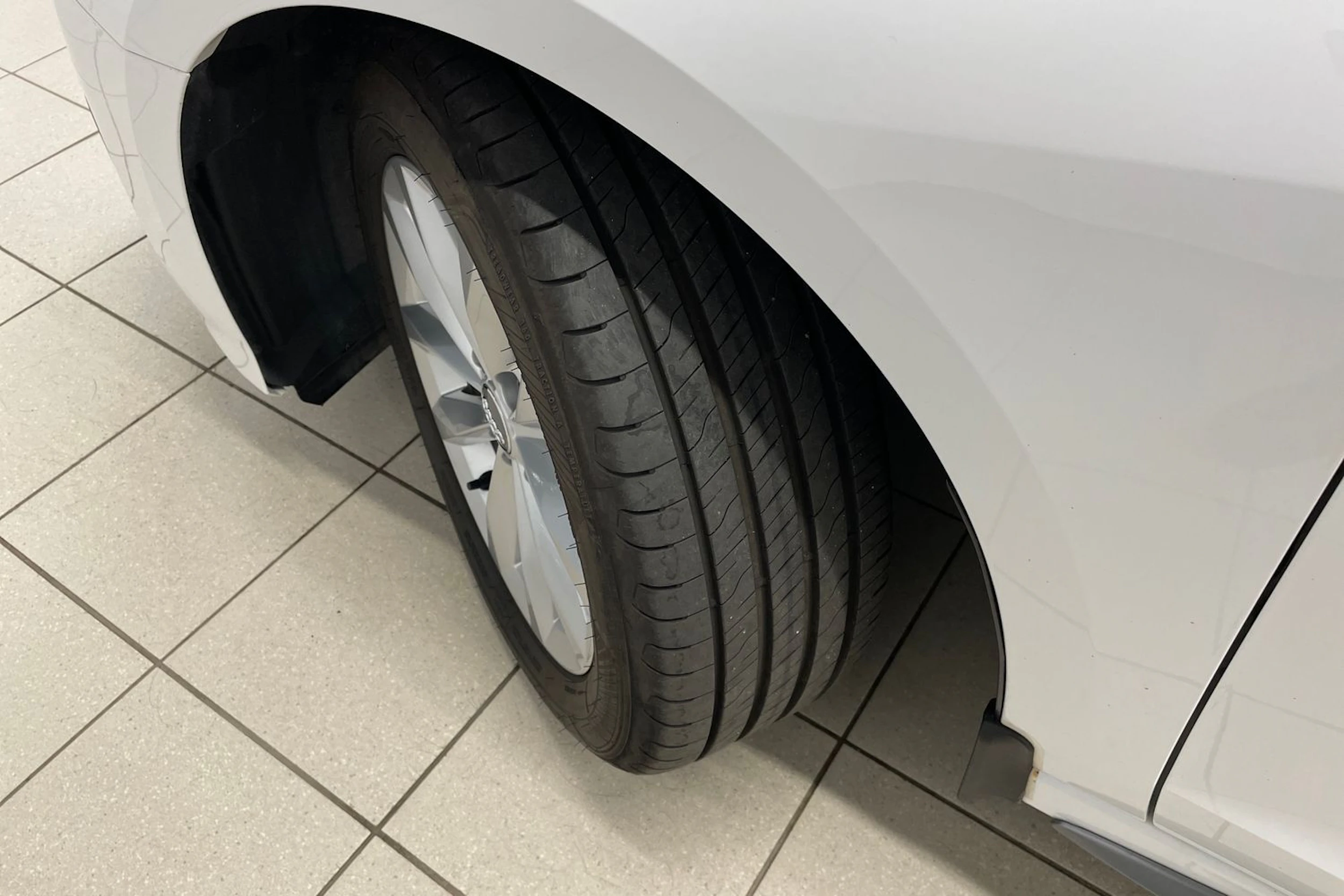 valkoinen Audi A3 2021 kuva 10.