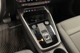 valkoinen Audi A3 2021 kuva 14.