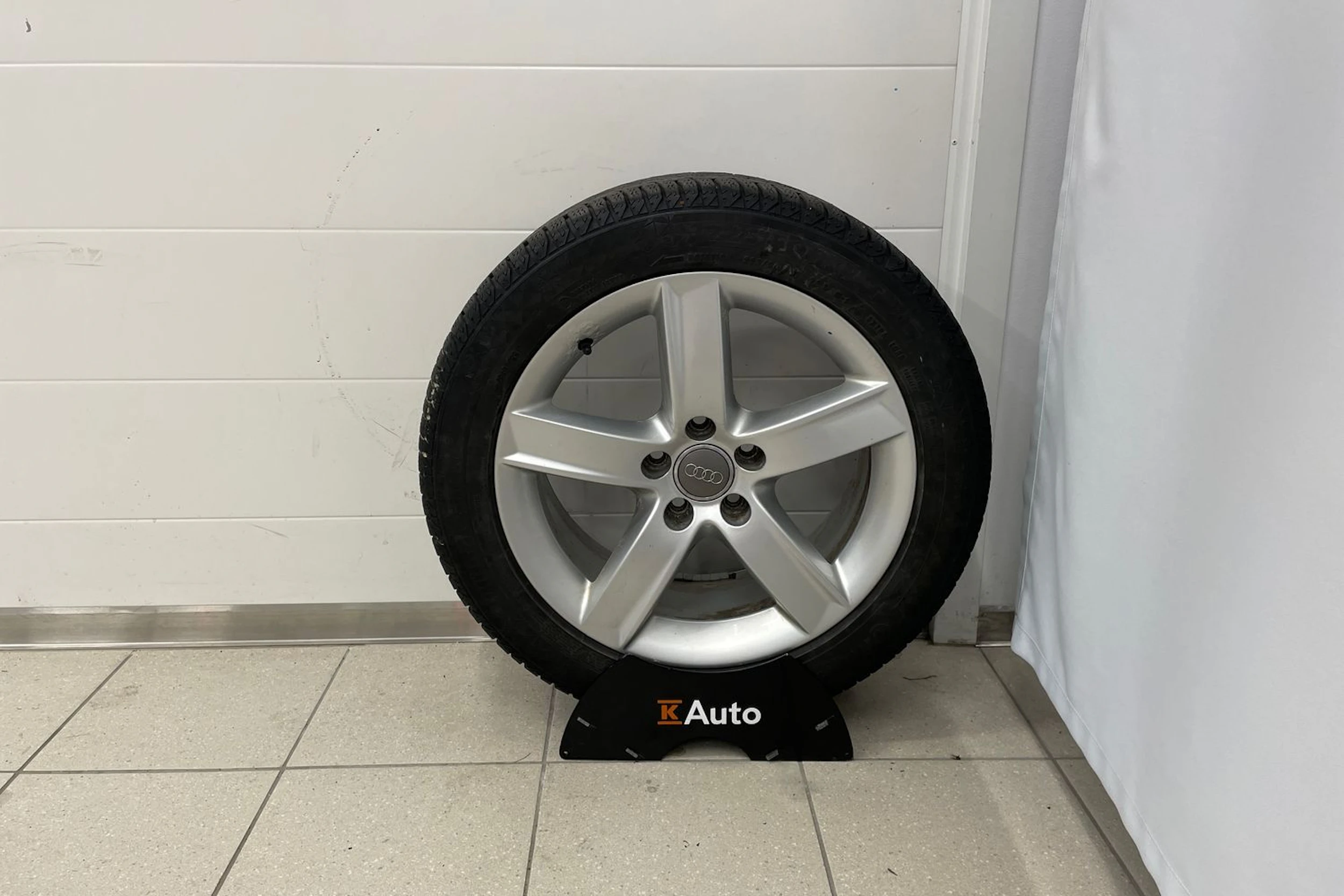 valkoinen Audi A3 2021 kuva 19.