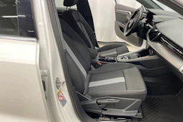 valkoinen Audi A3 2021 kuva 22.