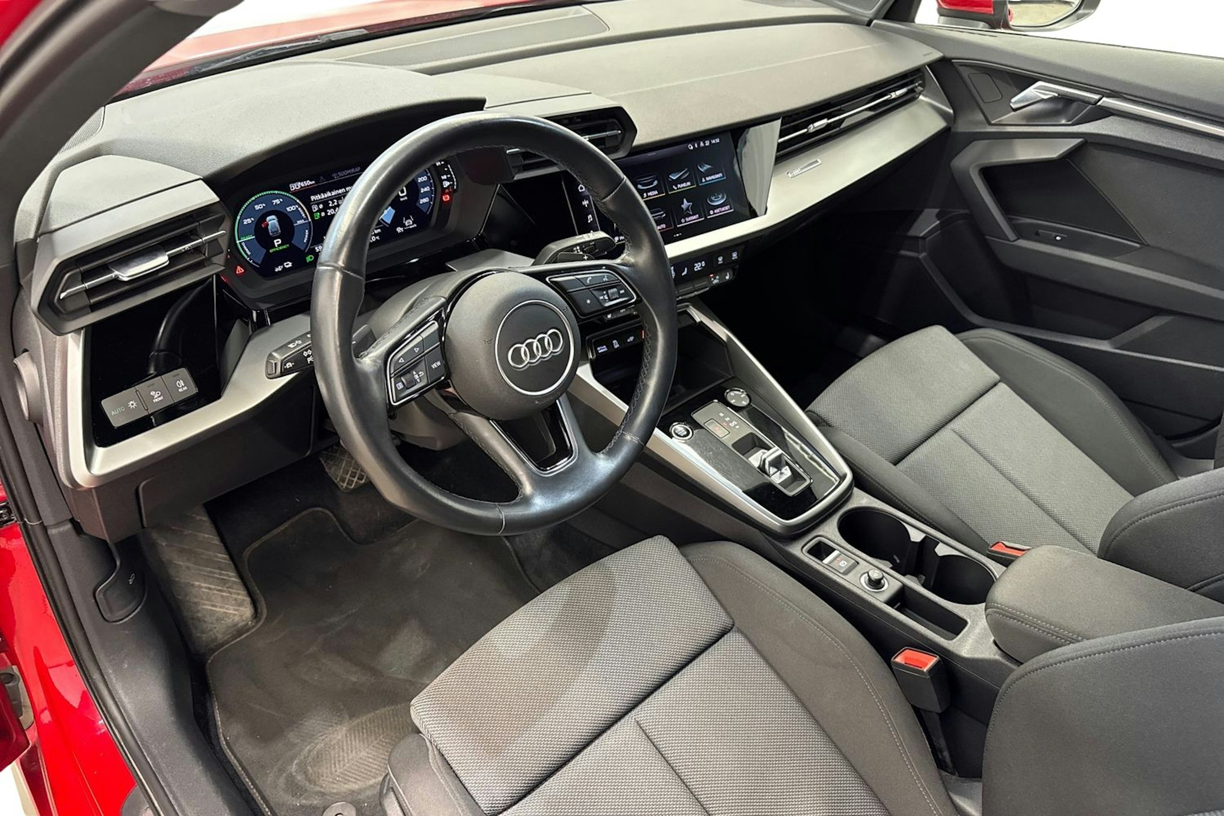 punainen Audi A3 2021 kuva 7.