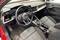 punainen Audi A3 2021 kuva 7.