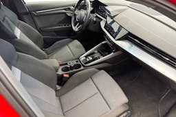 punainen Audi A3 2021 kuva 9.