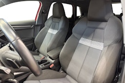punainen Audi A3 2021 kuva 10.