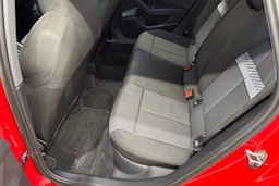 punainen Audi A3 2021 kuva 11.
