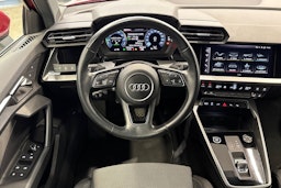 punainen Audi A3 2021 kuva 16.
