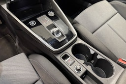 punainen Audi A3 2021 kuva 22.
