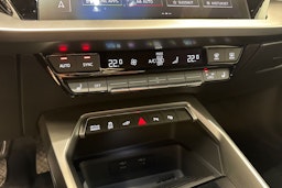 punainen Audi A3 2021 kuva 23.