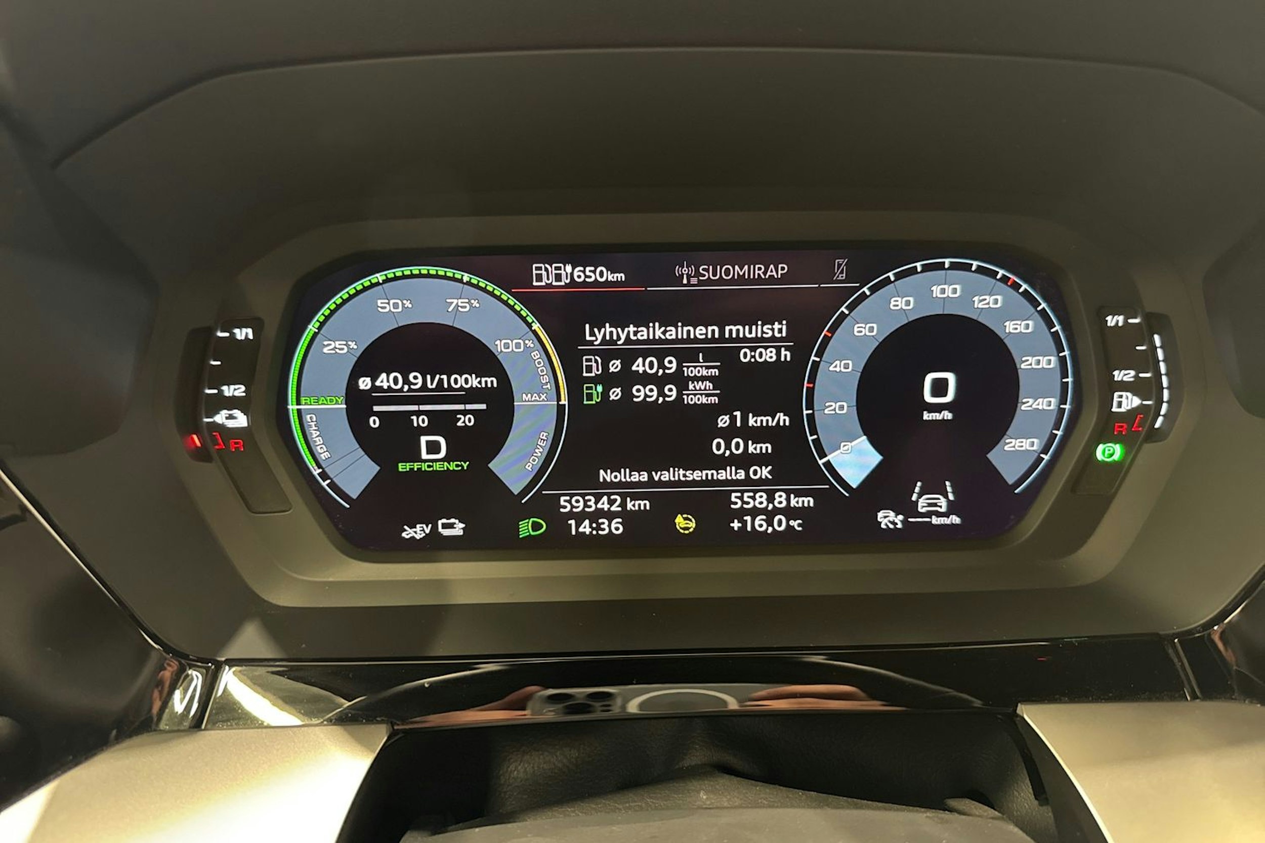punainen Audi A3 2021 kuva 24.