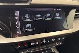 punainen Audi A3 2021 kuva 26.