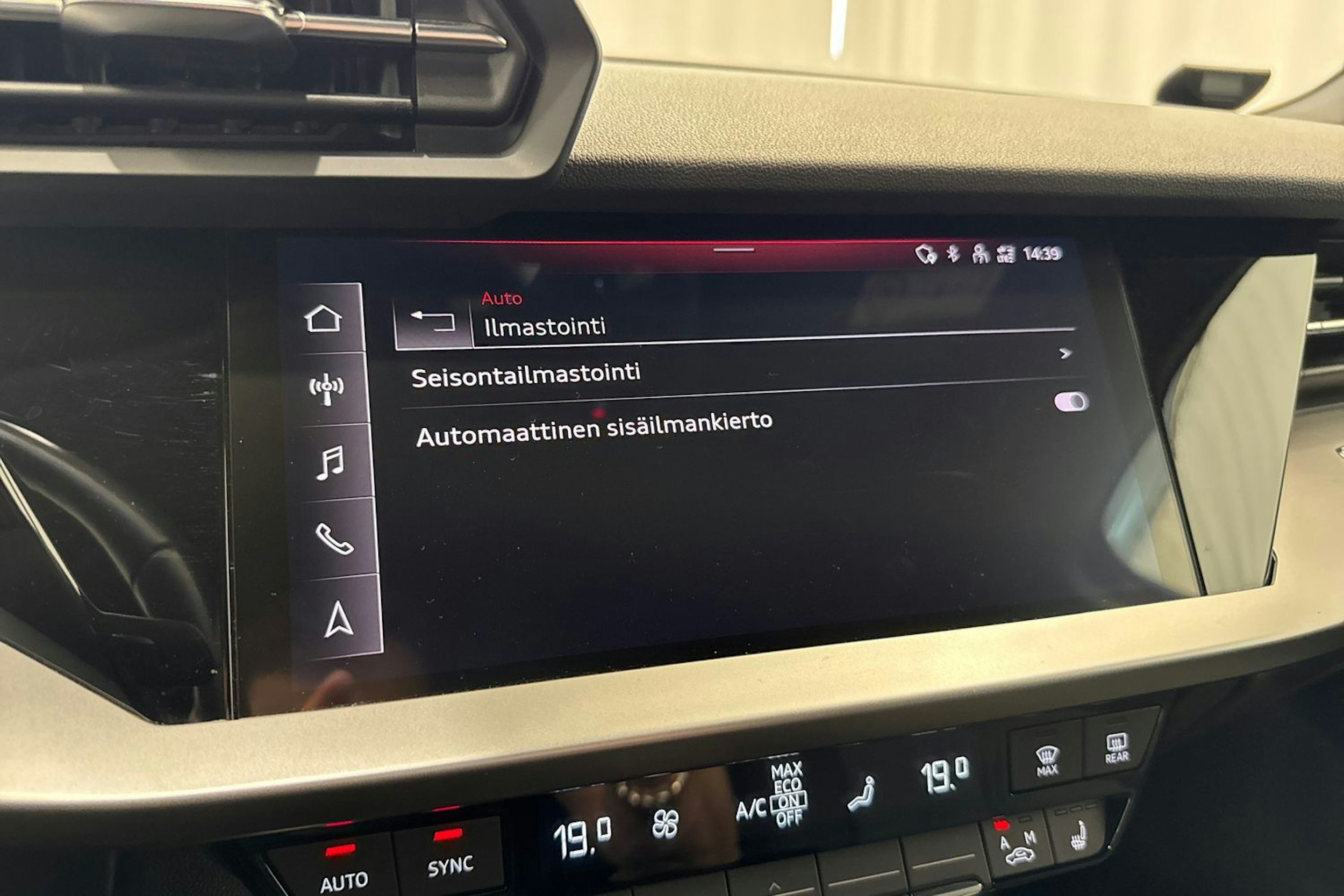punainen Audi A3 2021 kuva 31.