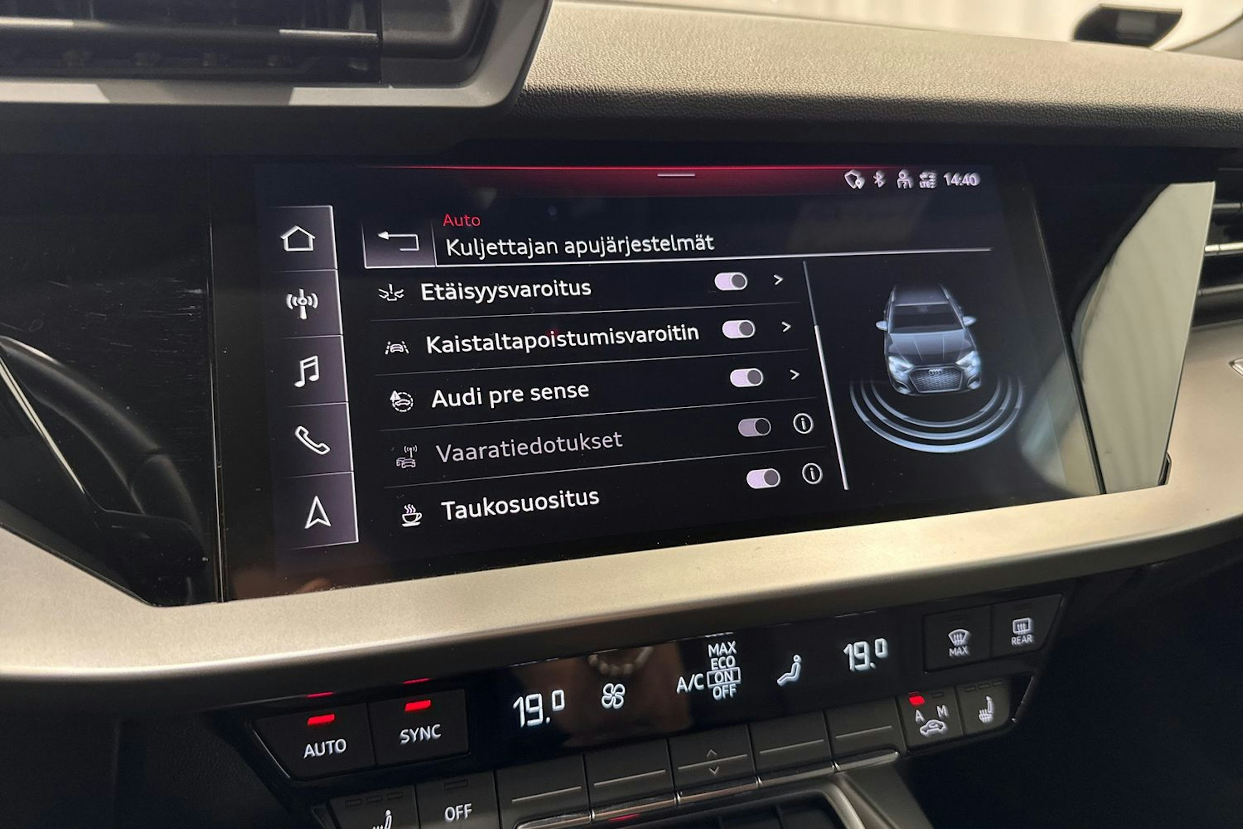 punainen Audi A3 2021 kuva 33.