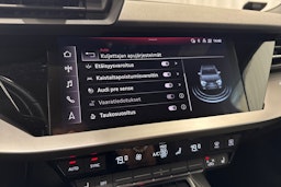 punainen Audi A3 2021 kuva 33.