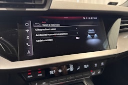 punainen Audi A3 2021 kuva 34.