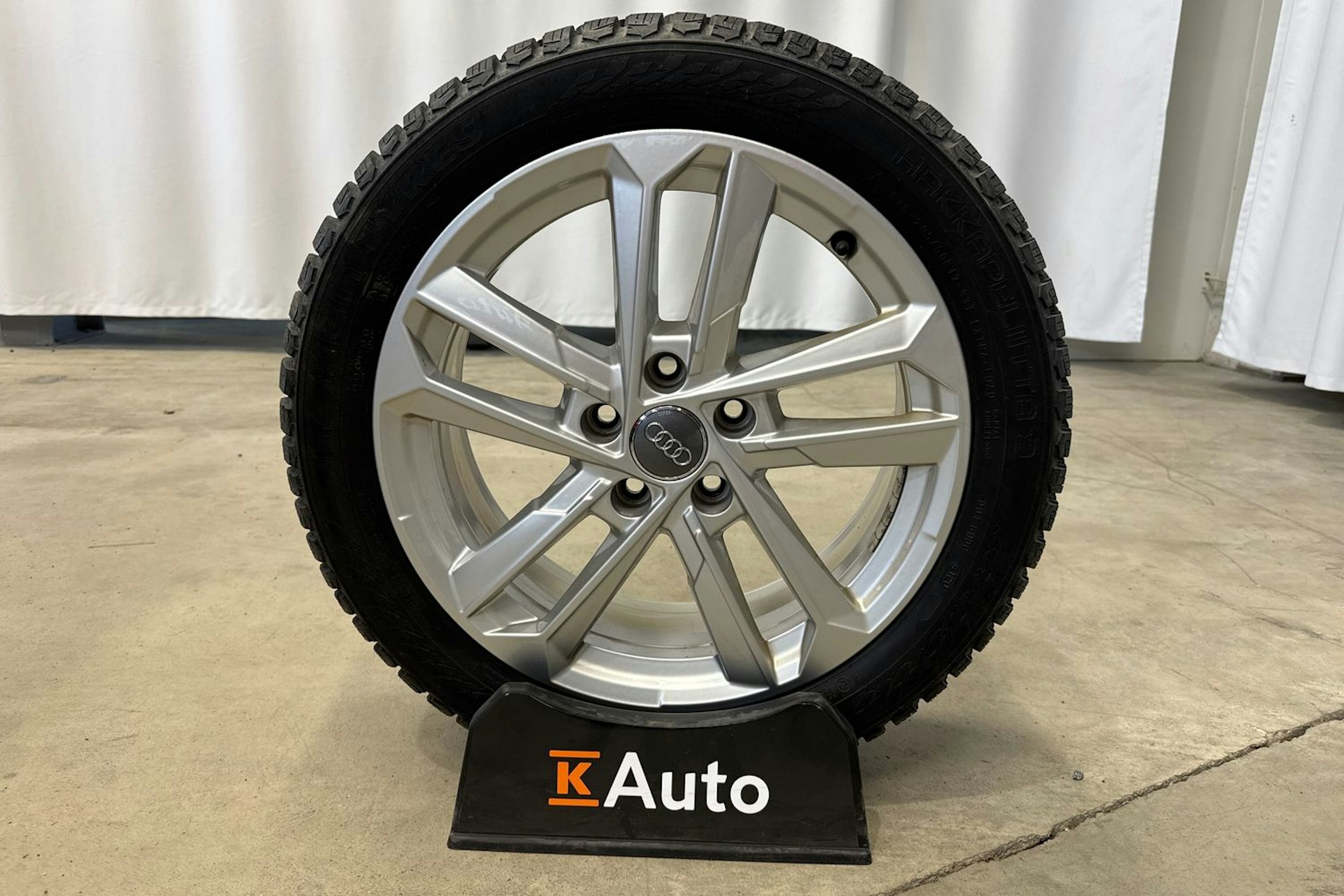 punainen Audi A3 2021 kuva 39.
