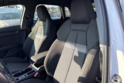 Valkoinen Audi A3 2021 kuva 5.