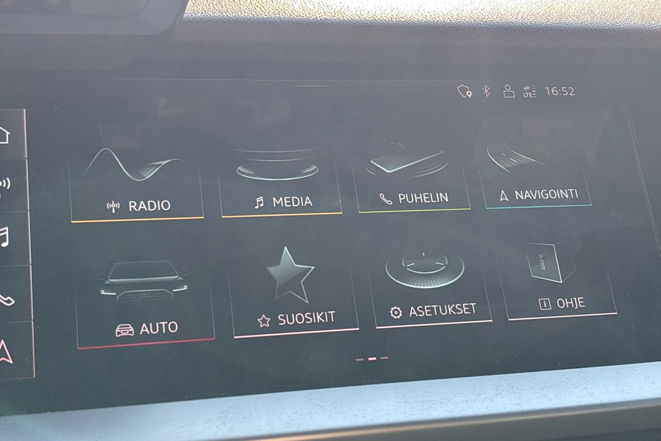Valkoinen Audi A3 2021 kuva 6.