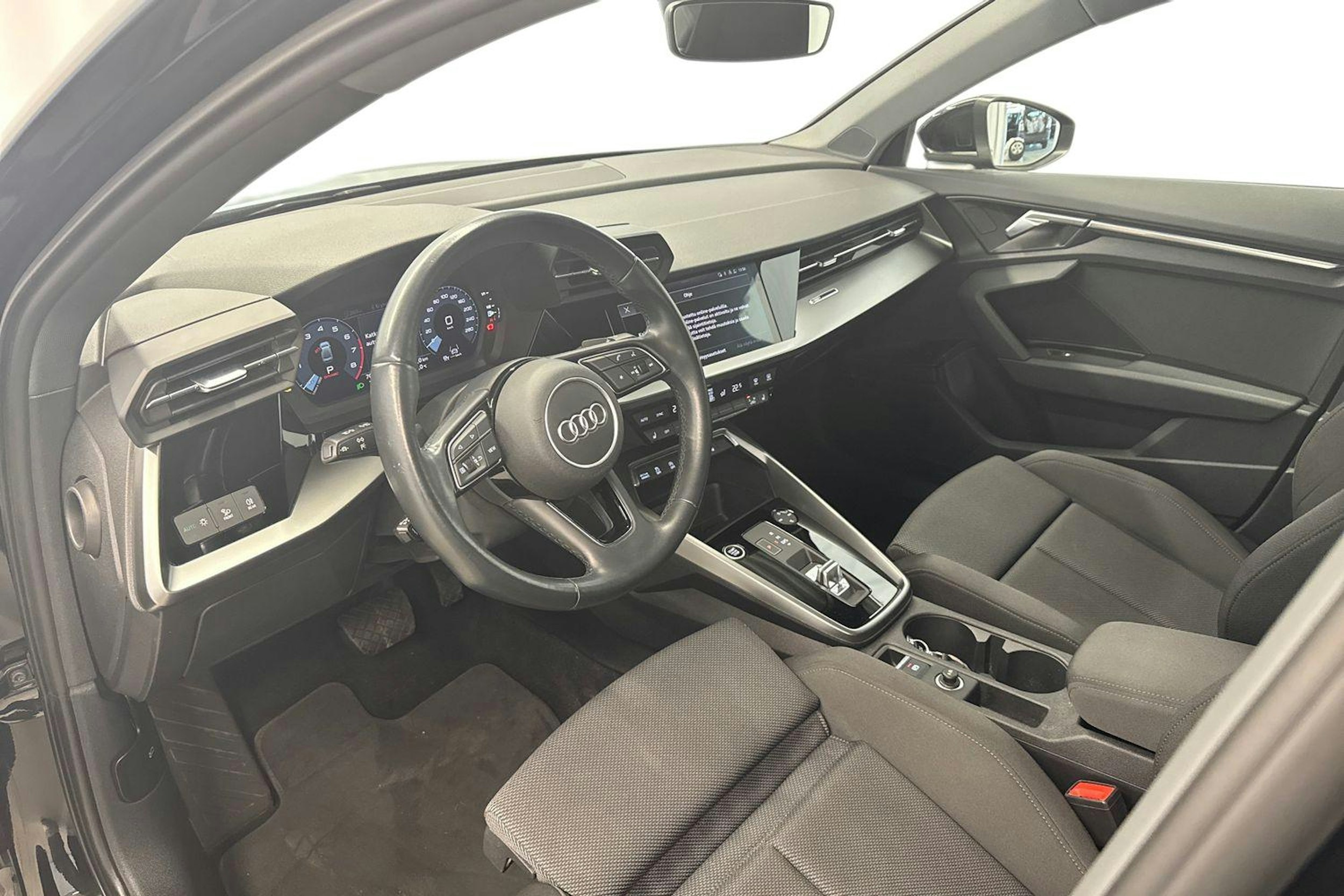 musta Audi A3 2021 kuva 7.