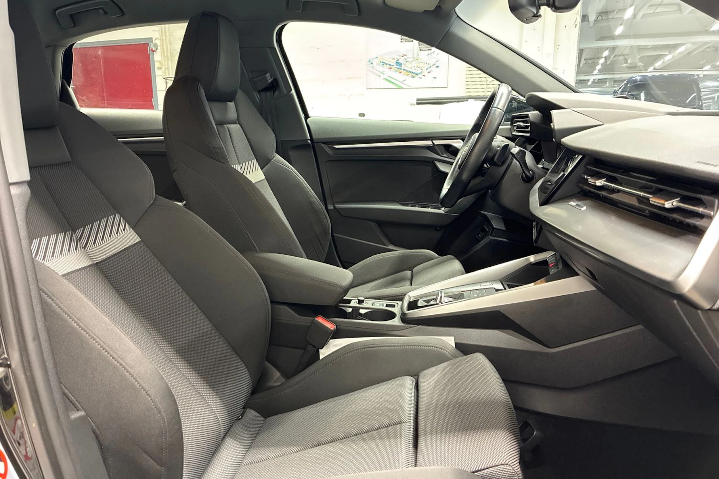 musta Audi A3 2021 kuva 28.