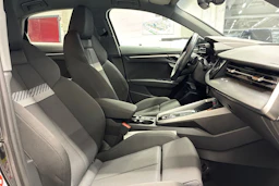 musta Audi A3 2021 kuva 28.