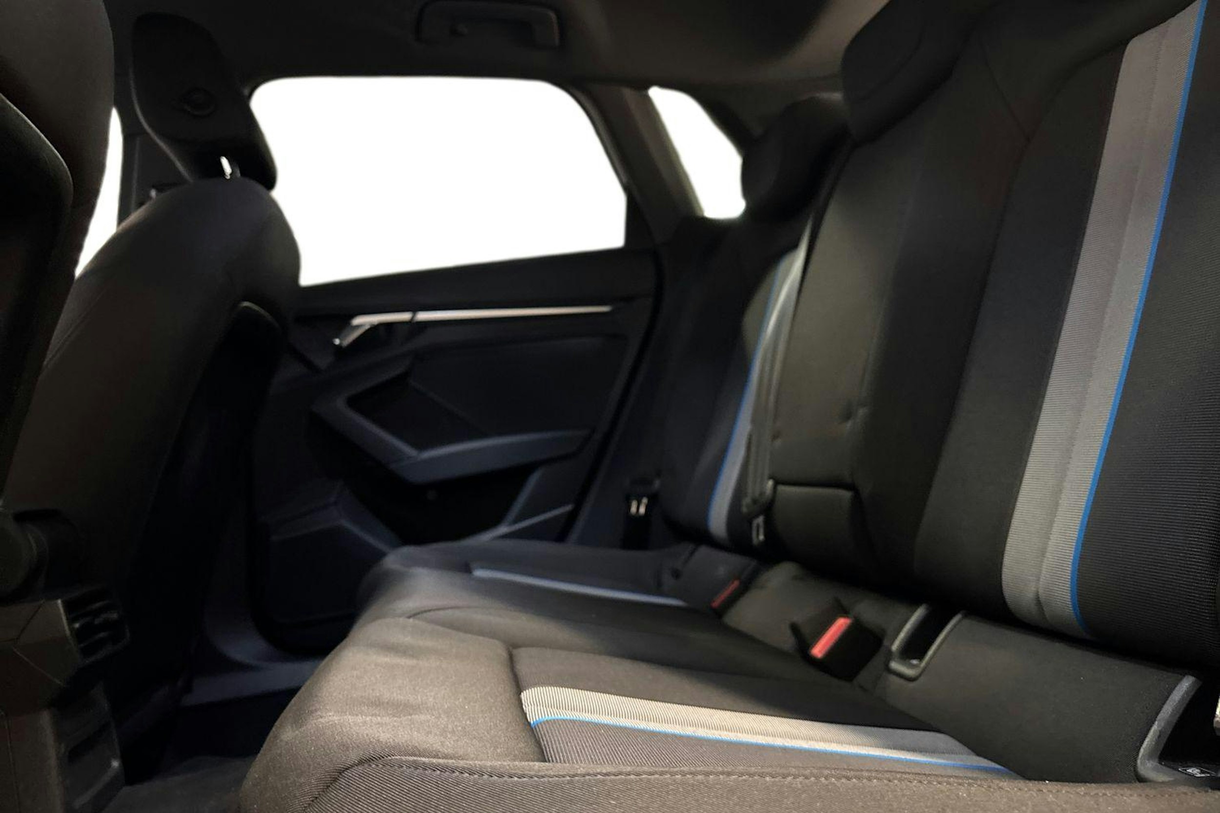 valkoinen Audi A3 2021 kuva 10.