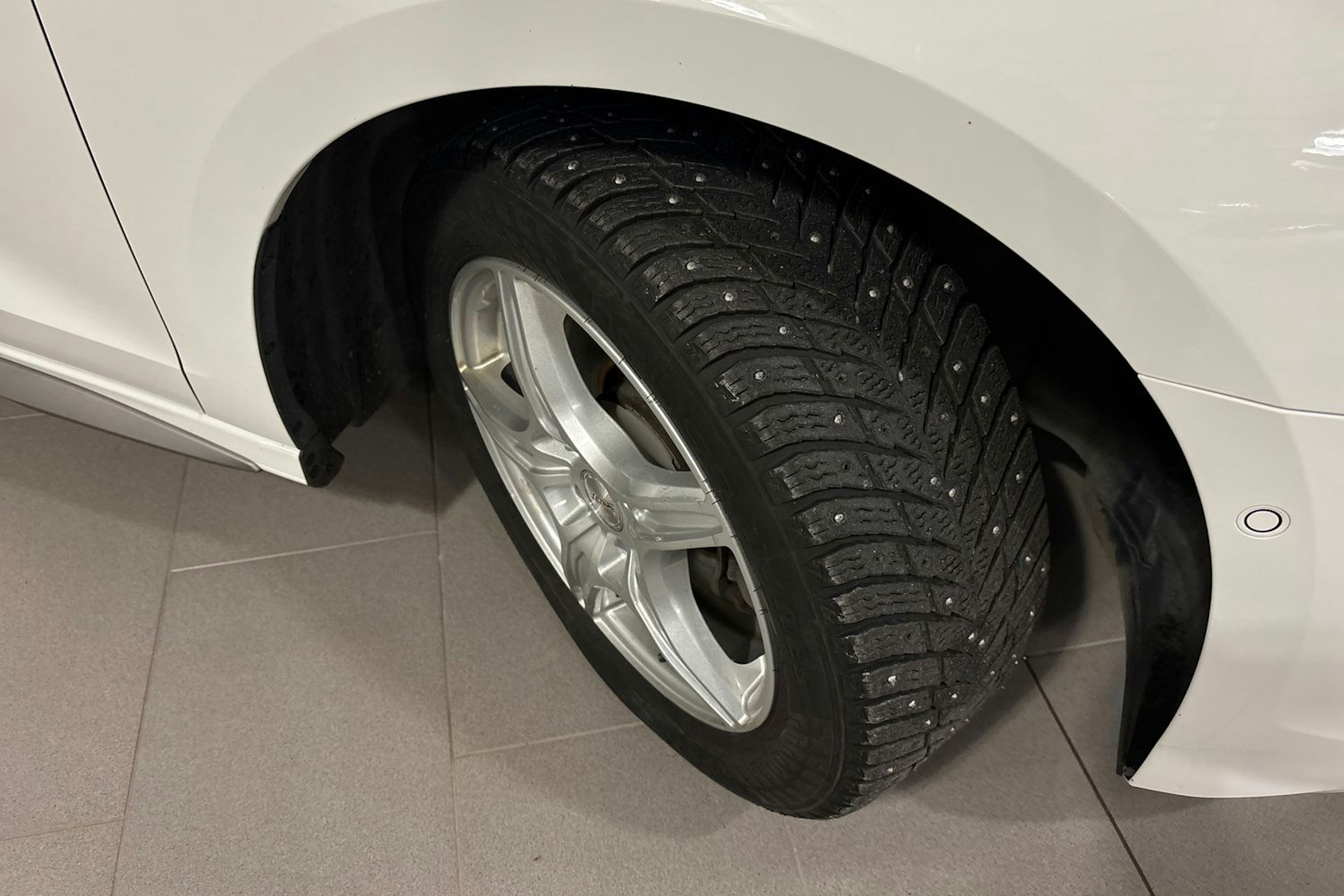 valkoinen Audi A3 2021 kuva 13.