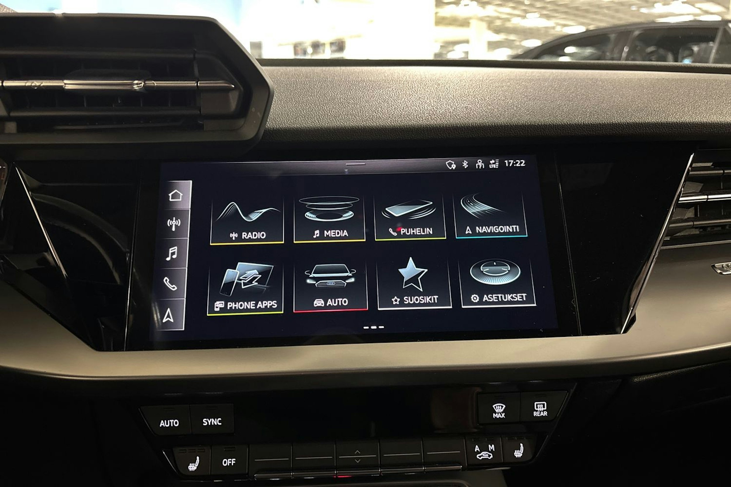 valkoinen Audi A3 2021 kuva 20.